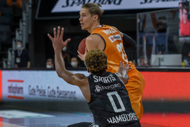 并在活动中 并在活动中